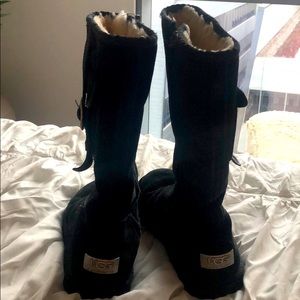 UGG Side Pocket boots